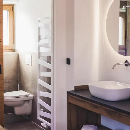 Alpenperle アパート *