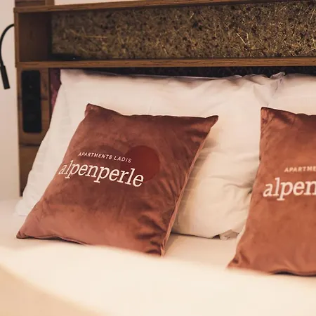 Alpenperle アパート *